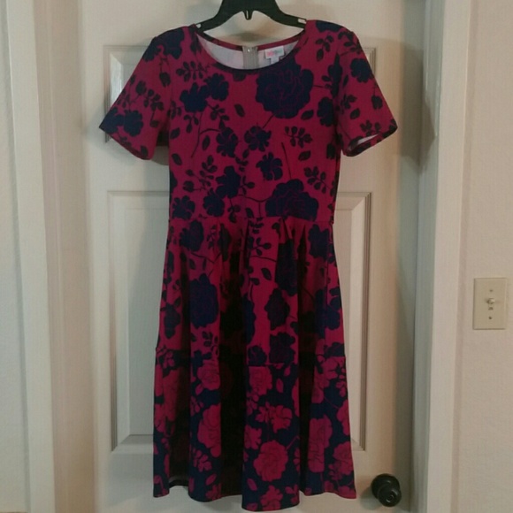 LuLaRoe Dresses & Skirts - LulaRoe Amelia dress